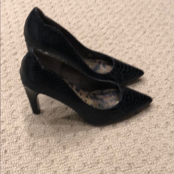 Sam Edelman Heels - Picture 2 of 3